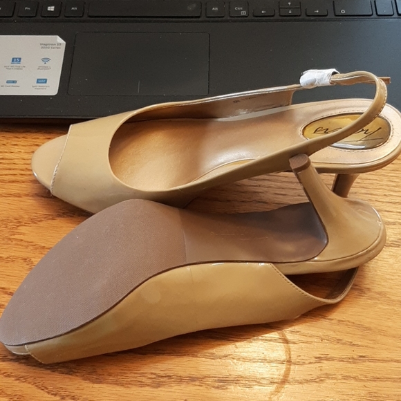 🚺 ladies shoes - Picture 3 of 10